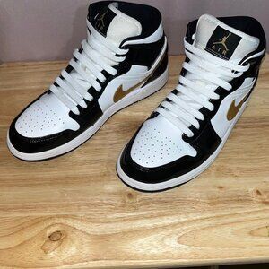 Size 9 M Nike Air Jordan 1 Mid SE Black Metallic Gold White Men Sneakers Shoes